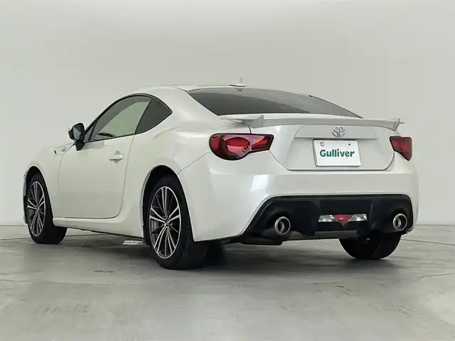 トヨタ ８６ GT リミテッド 群馬県 2012(平24)年 5.8万km サテンホワイトパール 社外ナビ（AVIC-ZH99）/　フルセグTV/Bluetooth/MSV/FM/AM/ETC/シートヒーター /プッシュスタート/パドルシフト/フォグランプ/HIDヘッドライト/オートライト /防眩ルームミラー/純正17インチアルミホイール