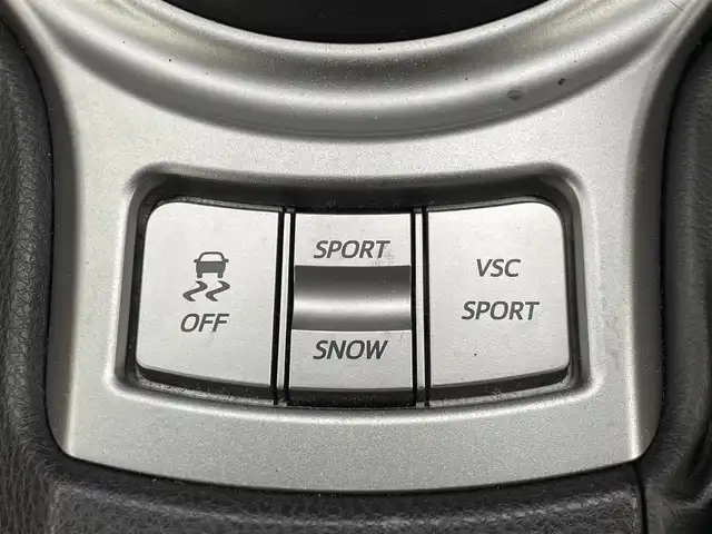 トヨタ ８６ GT リミテッド 群馬県 2012(平24)年 5.8万km サテンホワイトパール 社外ナビ（AVIC-ZH99）/　フルセグTV/Bluetooth/MSV/FM/AM/ETC/シートヒーター /プッシュスタート/パドルシフト/フォグランプ/HIDヘッドライト/オートライト /防眩ルームミラー/純正17インチアルミホイール