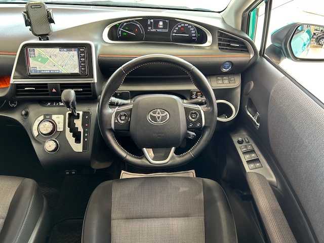 トヨタ シエンタ ハイブリッド G 埼玉県 2019(平31)年 4.7万km ラディアントグリーンM トヨタセーフティーセンス /純正メモリナビ/　　CD/BT/ワンセグ/パノラミックビューモニター /両側パワースライドドア /純正ETC