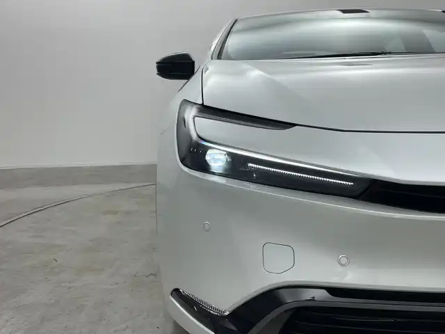 トヨタ プリウス Z 群馬県 2024(令6)年 1.4万km プラチナホワイトパールマイカ 純正１２．３型ナビ　全周囲カメラ　レザーシート　シートヒーター　エアシート　パワーシート　パワーバックドア　置くだけ充電　ドラレコ付きデジタルインナーミラー　ＢＳＭ　ビルトインＥＴＣ２．０　禁煙車