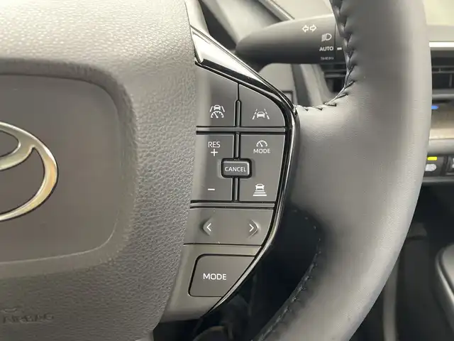 トヨタ プリウス Z 群馬県 2024(令6)年 1.4万km プラチナホワイトパールマイカ 純正１２．３型ナビ　全周囲カメラ　レザーシート　シートヒーター　エアシート　パワーシート　パワーバックドア　置くだけ充電　ドラレコ付きデジタルインナーミラー　ＢＳＭ　ビルトインＥＴＣ２．０　禁煙車