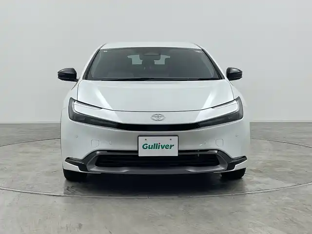トヨタ プリウス Z 群馬県 2024(令6)年 1.4万km プラチナホワイトパールマイカ 純正１２．３型ナビ　全周囲カメラ　レザーシート　シートヒーター　エアシート　パワーシート　パワーバックドア　置くだけ充電　ドラレコ付きデジタルインナーミラー　ＢＳＭ　ビルトインＥＴＣ２．０　禁煙車