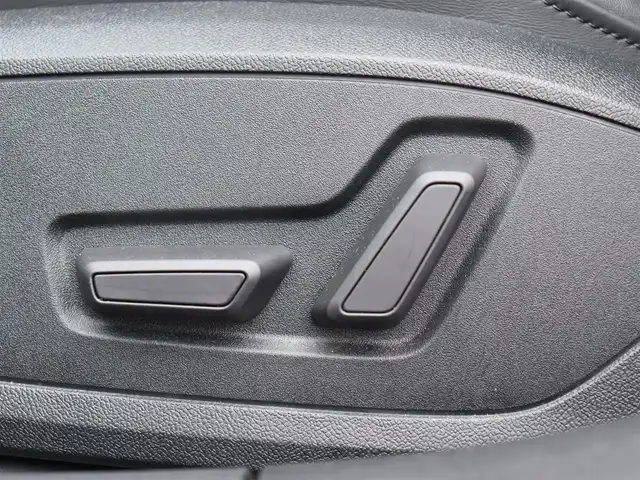 アウディ アウディ Ａ６ アバント 40TDIクワトロ Sライン 宮城県 2020(令2)年 6.4万km グレー バーチャルコックピット/サンルーフ/イージークローザー/アダプティブクルーズコントロール/純正メモリナビ/運転席エントリーアシスト/Ａｕｄｉプレセンス/Ａｕｄｉサイドアシスト/アンビエントライト/レザーシート/シートヒーター/メモリ付きシート/パワーシート/フルセグＴＶ/サラウンドビューカメラ/パドルシフト/LEDヘッドライト/パワーバックドア/Bluetooth接続/置くだけ充電/純正19インチAW/ETC