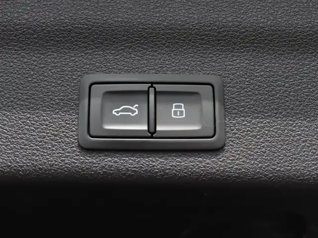 アウディ アウディ Ａ６ アバント 40TDIクワトロ Sライン 宮城県 2020(令2)年 6.4万km グレー バーチャルコックピット/サンルーフ/イージークローザー/アダプティブクルーズコントロール/純正メモリナビ/運転席エントリーアシスト/Ａｕｄｉプレセンス/Ａｕｄｉサイドアシスト/アンビエントライト/レザーシート/シートヒーター/メモリ付きシート/パワーシート/フルセグＴＶ/サラウンドビューカメラ/パドルシフト/LEDヘッドライト/パワーバックドア/Bluetooth接続/置くだけ充電/純正19インチAW/ETC