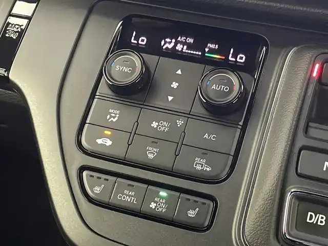 ホンダ ステップワゴン スパーダ eHEV 新潟県 2022(令4)年 6.1万km クリスタルブラックパール 純正メモリナビ/　フルセグTV/Bluetooth/CD/DVD/USB/HDMI/レーダークルーズコントロール/ブラインドスポットインフォメーション/衝突被害軽減ブレーキ/レーンキープアシスト/前後コーナーセンサー/パワーバックドア/ハーフレザーシート/前席シートヒーター/両側パワースライドドア/前後ドライブレコーダー/バックモニター/ビルトインETC/横滑り防止装置/LEDヘッドライト/オートマチックハイビーム/オートライト/パドルシフト/レザーステアリング/ステアリングスイッチ/禁煙車