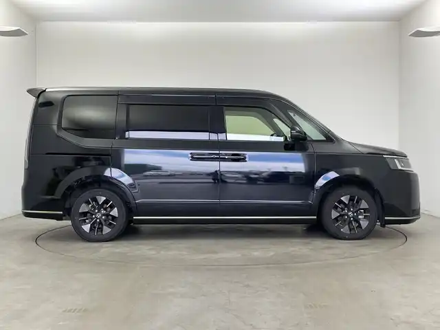 ホンダ ステップワゴン スパーダ eHEV 新潟県 2022(令4)年 6.1万km クリスタルブラックパール 純正メモリナビ/　フルセグTV/Bluetooth/CD/DVD/USB/HDMI/レーダークルーズコントロール/ブラインドスポットインフォメーション/衝突被害軽減ブレーキ/レーンキープアシスト/前後コーナーセンサー/パワーバックドア/ハーフレザーシート/前席シートヒーター/両側パワースライドドア/前後ドライブレコーダー/バックモニター/ビルトインETC/横滑り防止装置/LEDヘッドライト/オートマチックハイビーム/オートライト/パドルシフト/レザーステアリング/ステアリングスイッチ/禁煙車