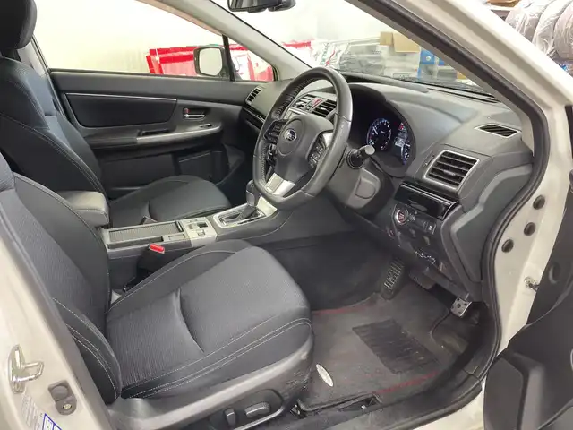 スバル レヴォーグ 1．6GT アイサイト 道央・札幌 2016(平28)年 9.1万km クリスタルホワイトP ・4WD/ターボ/アイサイト/・プリクラッシュセーフティ/・純正SDナビ/・BT/DVD/CD/SD/フルセグ/・バックカメラ/サイドカメラ/・レーダークルーズコントロール/・LEDオートライト/フォグランプ/・パワーシート/・スマートキー×2/プッシュスタート/・パドルシフト/・純正17インチAW/・ETC