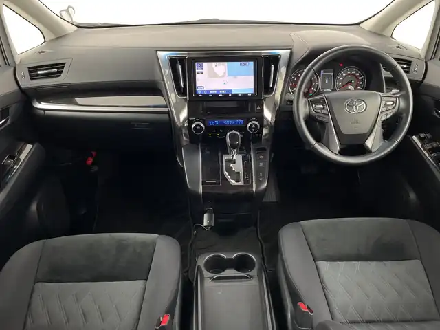 トヨタ アルファード S 鹿児島県 2018(平30)年 6.2万km ホワイトパールクリスタルシャイン 純正9インチSDナビ/(BT/CD/DVD/AM/FM/フルセグTV)/純正12型フリップダウンモニター/トヨタセーフティセンス/プリクラッシュセーフティ/レーンキープアシスト/レーダークルーズコントロール/オートマチックハイビーム/両側パワースライドドア/電動パーキングブレーキ/オートホールド/純正ビルトインETC/オットマンシート/3列シート/純正18インチアルミホイール/社外フロアマット/コーナーセンサー/純正LEDヘッドライト/保証書/取扱説明書