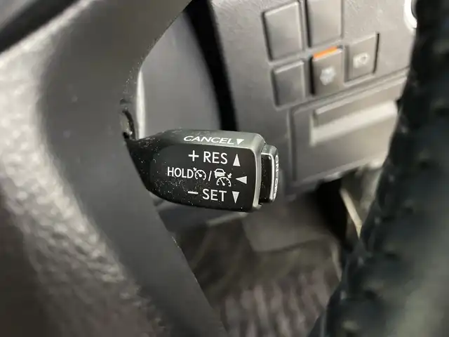 トヨタ アルファード S 鹿児島県 2018(平30)年 6.2万km ホワイトパールクリスタルシャイン 純正9インチSDナビ/(BT/CD/DVD/AM/FM/フルセグTV)/純正12型フリップダウンモニター/トヨタセーフティセンス/プリクラッシュセーフティ/レーンキープアシスト/レーダークルーズコントロール/オートマチックハイビーム/両側パワースライドドア/電動パーキングブレーキ/オートホールド/純正ビルトインETC/オットマンシート/3列シート/純正18インチアルミホイール/社外フロアマット/コーナーセンサー/純正LEDヘッドライト/保証書/取扱説明書