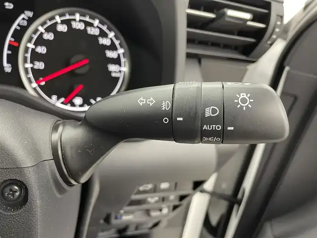 トヨタ ランドクルーザー GRスポーツ 福井県 2023(令5)年 1.9万km プレシャスホワイトパール ４WD/ディーゼル車/サンルーフ/純正１２．３インチT-Connectナビゲーションシステム/CD/DVD/microSD/Bluetooth/フルセグTV/AppleCarPlay/AndroidAuto/USB/AM/FM/JBLプレミアムサウンドシステム/パノラミックビューモニター/Toyota Safety Sense/・プリクラッシュセーフティ/・レーントレーシングアシスト/・ドライバー異常時対応システム/・レーダークルーズコントロール（追従機能付）/・ロードサインアシスト/・アダプティブハイビームシステム/先行車発進告知機能/ブラインドスポットモニター/パワーバックドア/ビルトインETC2.0/プッシュスタート/スペアキー/革巻きステアリング/ステアリングヒーター/ステアリングヒーター/ステアリングチルド機構/革巻きシフトノブ&シフトレバーブーツ/ウィンカー/電動格納式ミラー/ルーフレール（ブラック）/純正１８インチアルミホイール（マットグレー塗装）