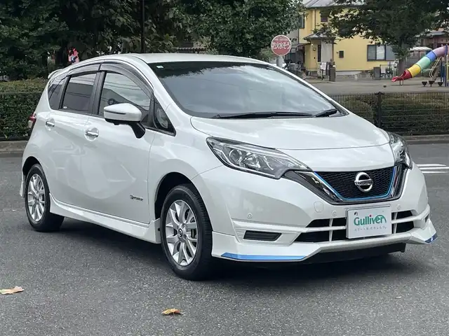 日産 ノート e－パワー X Vセレクション 神奈川県 2020(令2)年 1万km ブリリアントホワイトパール ワンオーナー/インテリジェントエマージェンシーブレーキ/フロント/バックソナー/LEDヘッドライト/オートライト/純正ディーラーナビ/CD/DVD/Bluetooth/地デジ/アラウンドビューモニター/インテリジェントルームミラー/ETC車載器/ドライブレコーダー/社外レーダー/スマートキー