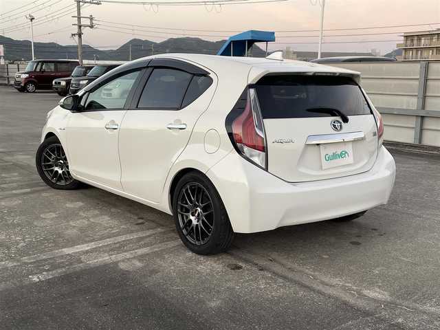 トヨタ アクア S スタイルブラック 滋賀県 2016(平28)年 4.8万km ライムホワイトパールクリスタルシャイン 純正ナビ/CD/DVD/Bluetooth/フルセグTV/バックカメラ/ETC/オートライト/オートマチックハイビーム/LEDヘッドライト/タナベZT40車高調/BBSアルミホイール/アイドリングストップ/ドアバイザー/プッシュスタート