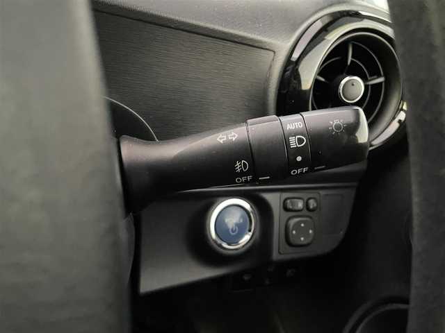 トヨタ アクア S スタイルブラック 滋賀県 2016(平28)年 4.8万km ライムホワイトパールクリスタルシャイン 純正ナビ/CD/DVD/Bluetooth/フルセグTV/バックカメラ/ETC/オートライト/オートマチックハイビーム/LEDヘッドライト/タナベZT40車高調/BBSアルミホイール/アイドリングストップ/ドアバイザー/プッシュスタート