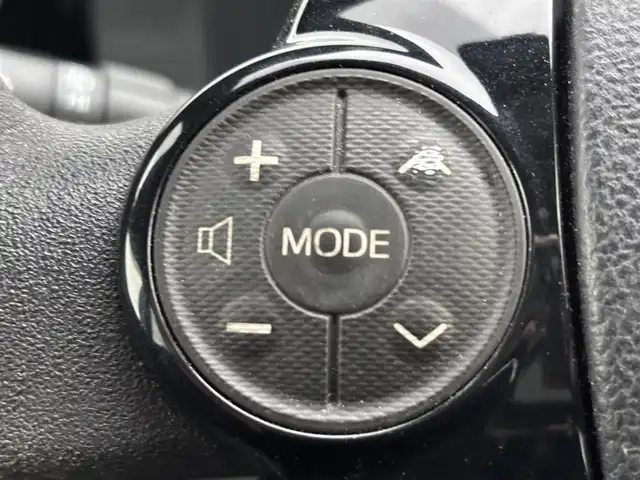 トヨタ アクア S スタイルブラック 滋賀県 2016(平28)年 4.8万km ライムホワイトパールクリスタルシャイン 純正ナビ/CD/DVD/Bluetooth/フルセグTV/バックカメラ/ETC/プリクラッシュセーフティ/レーンディパーチャーアラート/オートライト/オートマチックハイビーム/LEDヘッドライト/タナベZT40車高調/BBSアルミホイール/アイドリングストップ/ドアバイザー/プッシュスタート