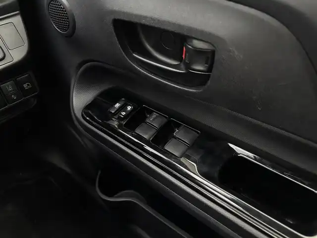 トヨタ アクア S スタイルブラック 滋賀県 2016(平28)年 4.8万km ライムホワイトパールクリスタルシャイン 純正ナビ/CD/DVD/Bluetooth/フルセグTV/バックカメラ/ETC/プリクラッシュセーフティ/レーンディパーチャーアラート/オートライト/オートマチックハイビーム/LEDヘッドライト/タナベZT40車高調/BBSアルミホイール/アイドリングストップ/ドアバイザー/プッシュスタート