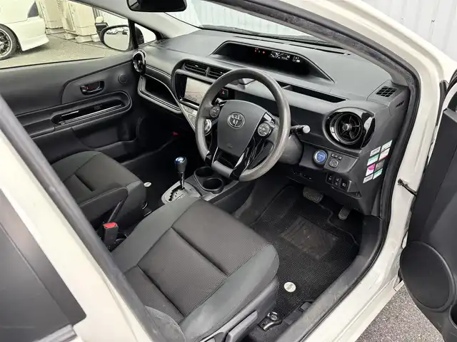 トヨタ アクア S スタイルブラック 滋賀県 2016(平28)年 4.8万km ライムホワイトパールクリスタルシャイン 純正ナビ/CD/DVD/Bluetooth/フルセグTV/バックカメラ/ETC/プリクラッシュセーフティ/レーンディパーチャーアラート/オートライト/オートマチックハイビーム/LEDヘッドライト/タナベZT40車高調/BBSアルミホイール/アイドリングストップ/ドアバイザー/プッシュスタート