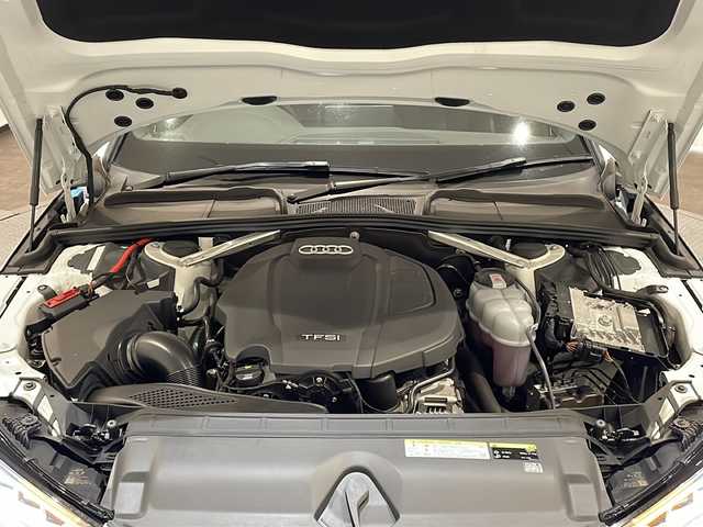 アウディ Ａ４ 2.0 TFSI クワトロ スポーツ Sライン PKG 新潟県 2018(平30)年 1.7万km グレイシアホワイトメタリック ワンオーナー/オプション/サンルーフ/アシスタンスパッケージ/-アウディプレセンスリヤ/-アウディサイドアシスト/-パークアシスト/-サラウンドビューカメラ/-サイドエアバッグ (リヤ)/バーチャルコックピット/マトリクスLEDヘッドライト/プライバシーガラス/S line パッケージ/-S line バンパー/-ドアシルトリム S lineロゴ/-S lineエクステリアロゴ/-ヘッドライニング ブラック/-デコラティブパネル マットブラッシュトアルミニウム/-アルミホイール 5ツインスポークスターデザイン 8J×18/-スポーツサスペンション/-スプリントクロス/レザー S lineロゴ/-スポーツシート（フロント）/-シートヒーター（フロント）/-LEDヘッドライト/-LEDリヤコンビネーションライト/-LEDインテリアライティング/主要装備/コンビニエンスパッケージ/・アウディパーキングシステム/・リヤビューカメラ/・アドバンストキーシステム/アクティブレーンアシスト/アダプティブクルーズコントロール/純正MMIナビ/(CD/DVD/Bluetooth/USB/フルセグTV)/ETC2.0/ドライブレコーダー/パワーシート/スペアキー