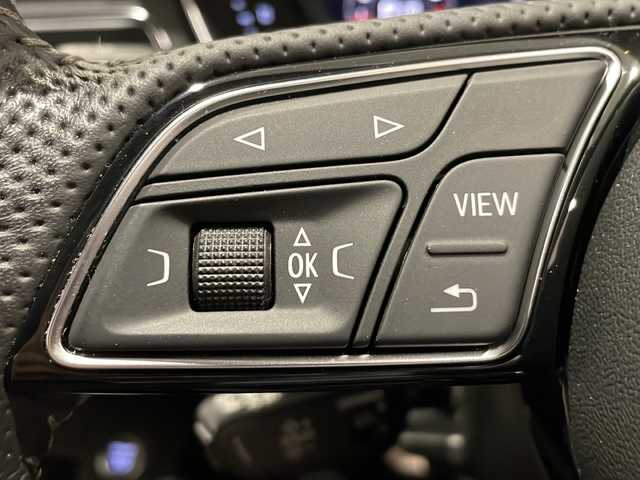 アウディ Ａ４ 2.0 TFSI クワトロ スポーツ Sライン PKG 新潟県 2018(平30)年 1.7万km グレイシアホワイトメタリック ワンオーナー/オプション/サンルーフ/アシスタンスパッケージ/-アウディプレセンスリヤ/-アウディサイドアシスト/-パークアシスト/-サラウンドビューカメラ/-サイドエアバッグ (リヤ)/バーチャルコックピット/マトリクスLEDヘッドライト/プライバシーガラス/S line パッケージ/-S line バンパー/-ドアシルトリム S lineロゴ/-S lineエクステリアロゴ/-ヘッドライニング ブラック/-デコラティブパネル マットブラッシュトアルミニウム/-アルミホイール 5ツインスポークスターデザイン 8J×18/-スポーツサスペンション/-スプリントクロス/レザー S lineロゴ/-スポーツシート（フロント）/-シートヒーター（フロント）/-LEDヘッドライト/-LEDリヤコンビネーションライト/-LEDインテリアライティング/主要装備/コンビニエンスパッケージ/・アウディパーキングシステム/・リヤビューカメラ/・アドバンストキーシステム/アクティブレーンアシスト/アダプティブクルーズコントロール/純正MMIナビ/(CD/DVD/Bluetooth/USB/フルセグTV)/ETC2.0/ドライブレコーダー/パワーシート/スペアキー