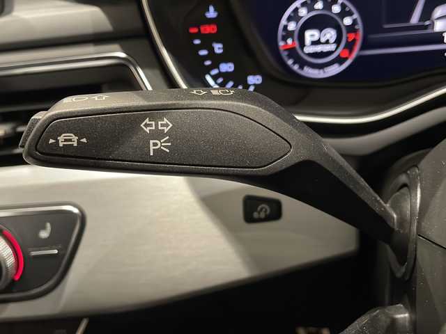 アウディ Ａ４ 2.0 TFSI クワトロ スポーツ Sライン PKG 新潟県 2018(平30)年 1.7万km グレイシアホワイトメタリック ワンオーナー/オプション/サンルーフ/アシスタンスパッケージ/-アウディプレセンスリヤ/-アウディサイドアシスト/-パークアシスト/-サラウンドビューカメラ/-サイドエアバッグ (リヤ)/バーチャルコックピット/マトリクスLEDヘッドライト/プライバシーガラス/S line パッケージ/-S line バンパー/-ドアシルトリム S lineロゴ/-S lineエクステリアロゴ/-ヘッドライニング ブラック/-デコラティブパネル マットブラッシュトアルミニウム/-アルミホイール 5ツインスポークスターデザイン 8J×18/-スポーツサスペンション/-スプリントクロス/レザー S lineロゴ/-スポーツシート（フロント）/-シートヒーター（フロント）/-LEDヘッドライト/-LEDリヤコンビネーションライト/-LEDインテリアライティング/主要装備/コンビニエンスパッケージ/・アウディパーキングシステム/・リヤビューカメラ/・アドバンストキーシステム/アクティブレーンアシスト/アダプティブクルーズコントロール/純正MMIナビ/(CD/DVD/Bluetooth/USB/フルセグTV)/ETC2.0/ドライブレコーダー/パワーシート/スペアキー