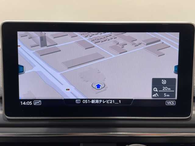 アウディ Ａ４ 2.0 TFSI クワトロ スポーツ Sライン PKG 新潟県 2018(平30)年 1.7万km グレイシアホワイトメタリック ワンオーナー/オプション/サンルーフ/アシスタンスパッケージ/-アウディプレセンスリヤ/-アウディサイドアシスト/-パークアシスト/-サラウンドビューカメラ/-サイドエアバッグ (リヤ)/バーチャルコックピット/マトリクスLEDヘッドライト/プライバシーガラス/S line パッケージ/-S line バンパー/-ドアシルトリム S lineロゴ/-S lineエクステリアロゴ/-ヘッドライニング ブラック/-デコラティブパネル マットブラッシュトアルミニウム/-アルミホイール 5ツインスポークスターデザイン 8J×18/-スポーツサスペンション/-スプリントクロス/レザー S lineロゴ/-スポーツシート（フロント）/-シートヒーター（フロント）/-LEDヘッドライト/-LEDリヤコンビネーションライト/-LEDインテリアライティング/主要装備/コンビニエンスパッケージ/・アウディパーキングシステム/・リヤビューカメラ/・アドバンストキーシステム/アクティブレーンアシスト/アダプティブクルーズコントロール/純正MMIナビ/(CD/DVD/Bluetooth/USB/フルセグTV)/ETC2.0/ドライブレコーダー/パワーシート/スペアキー