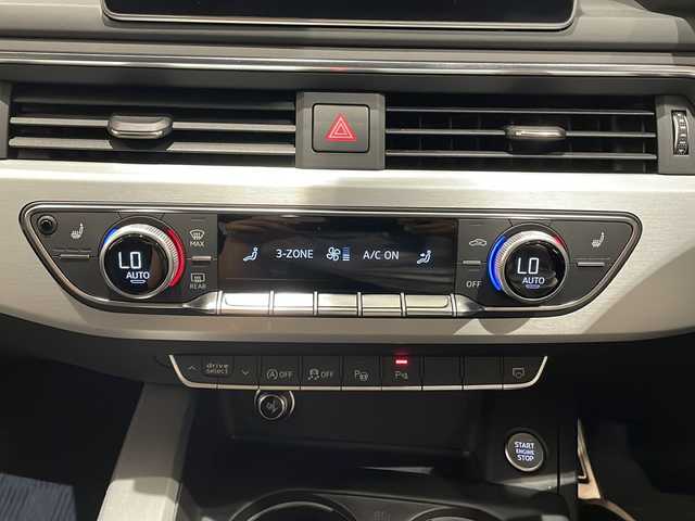 アウディ Ａ４ 2.0 TFSI クワトロ スポーツ Sライン PKG 新潟県 2018(平30)年 1.7万km グレイシアホワイトメタリック ワンオーナー/オプション/サンルーフ/アシスタンスパッケージ/-アウディプレセンスリヤ/-アウディサイドアシスト/-パークアシスト/-サラウンドビューカメラ/-サイドエアバッグ (リヤ)/バーチャルコックピット/マトリクスLEDヘッドライト/プライバシーガラス/S line パッケージ/-S line バンパー/-ドアシルトリム S lineロゴ/-S lineエクステリアロゴ/-ヘッドライニング ブラック/-デコラティブパネル マットブラッシュトアルミニウム/-アルミホイール 5ツインスポークスターデザイン 8J×18/-スポーツサスペンション/-スプリントクロス/レザー S lineロゴ/-スポーツシート（フロント）/-シートヒーター（フロント）/-LEDヘッドライト/-LEDリヤコンビネーションライト/-LEDインテリアライティング/主要装備/コンビニエンスパッケージ/・アウディパーキングシステム/・リヤビューカメラ/・アドバンストキーシステム/アクティブレーンアシスト/アダプティブクルーズコントロール/純正MMIナビ/(CD/DVD/Bluetooth/USB/フルセグTV)/ETC2.0/ドライブレコーダー/パワーシート/スペアキー