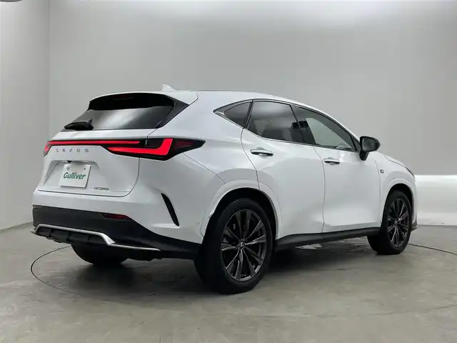 レクサス ＮＸ 350h Fスポーツ 埼玉県 2023(令5)年 2.6万km ホワイトノーヴァガラスフレーク サンルーフ　メーカーナビ　パノラミックビューモニター　ＢＳＭ　ＨＵＤ　赤レザー　三眼ＬＥＤ　レーダークルーズコントロール　デジタルインナーミラー　ビルトインＥＴＣ２．０　前後ドライブレコーダー　地デジ