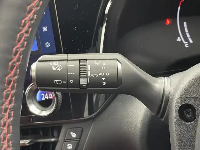 レクサス ＮＸ 350h Fスポーツ 埼玉県 2023(令5)年 2.6万km ホワイトノーヴァガラスフレーク サンルーフ　メーカーナビ　パノラミックビューモニター　ＢＳＭ　ＨＵＤ　赤レザー　三眼ＬＥＤ　レーダークルーズコントロール　デジタルインナーミラー　ビルトインＥＴＣ２．０　前後ドライブレコーダー　地デジ