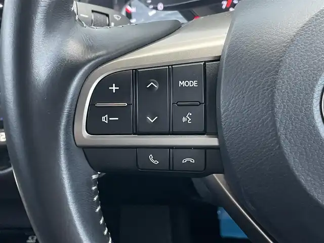 レクサス ＲＸ 300 滋賀県 2018(平30)年 3.8万km グラファイトブラックガラスフレーク 純正ナビ/(Bluetooth/フルセグ/CD/DVD)/三眼LEDヘッドライト/レクサスセーフティーセンス/・プリクラッシュセーフティ/・レーダークルーズコントロール/・レーンキープアシスト/・標識認識/・先行車発進告知/・ブラインドスポットモニター/・Autoハイビーム/アラウンドビューモニター/ハーフレザーシート/パワーシート/電動リアゲート/電動パーキング/ブレーキホールド/フロアMT付きAT/ETC2.0/USB/電動格納ミラー/シーケンシャルウインカー