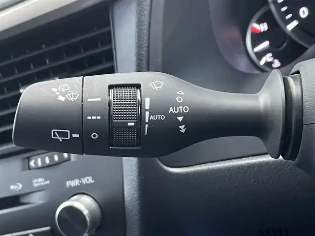 レクサス ＲＸ 300 滋賀県 2018(平30)年 3.8万km グラファイトブラックガラスフレーク 純正ナビ/(Bluetooth/フルセグ/CD/DVD)/三眼LEDヘッドライト/レクサスセーフティーセンス/・プリクラッシュセーフティ/・レーダークルーズコントロール/・レーンキープアシスト/・標識認識/・先行車発進告知/・ブラインドスポットモニター/・Autoハイビーム/アラウンドビューモニター/ハーフレザーシート/パワーシート/電動リアゲート/電動パーキング/ブレーキホールド/フロアMT付きAT/ETC2.0/USB/電動格納ミラー/シーケンシャルウインカー