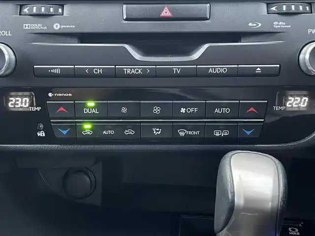 レクサス ＲＸ 300 滋賀県 2018(平30)年 3.8万km グラファイトブラックガラスフレーク 純正ナビ/(Bluetooth/フルセグ/CD/DVD)/三眼LEDヘッドライト/レクサスセーフティーセンス/・プリクラッシュセーフティ/・レーダークルーズコントロール/・レーンキープアシスト/・標識認識/・先行車発進告知/・ブラインドスポットモニター/・Autoハイビーム/アラウンドビューモニター/ハーフレザーシート/パワーシート/電動リアゲート/電動パーキング/ブレーキホールド/フロアMT付きAT/ETC2.0/USB/電動格納ミラー/シーケンシャルウインカー