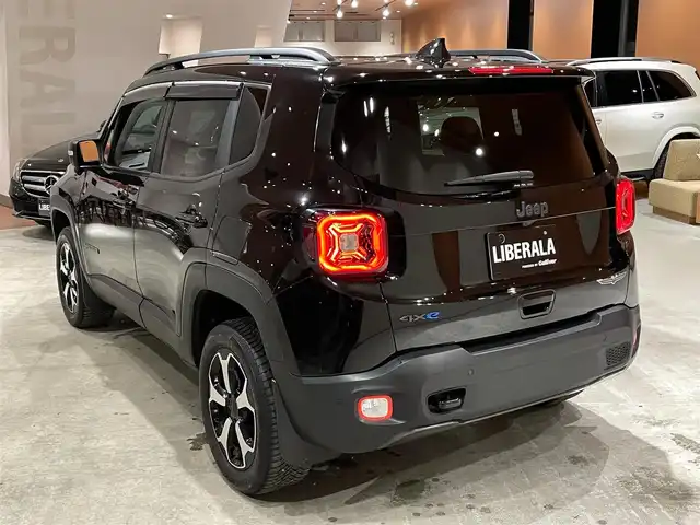 クライスラー・ジープ レネゲード トレイルホーク 4xe 道央・札幌 2020(令2)年 2.6万km ブラック Uconnectナビ/フルセグTV/バックカメラ/パークセンス/クルーズコントロール/レーンセンス/ブラインドスポットモニター/前面衝突警告/セレクテレインシステム/LEDヘッドライト