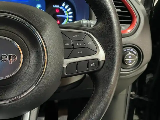 クライスラー・ジープ レネゲード トレイルホーク 4xe 道央・札幌 2020(令2)年 2.6万km ブラック Uconnectナビ/フルセグTV/バックカメラ/パークセンス/クルーズコントロール/レーンセンス/ブラインドスポットモニター/前面衝突警告/セレクテレインシステム/LEDヘッドライト