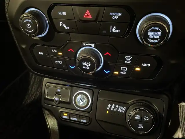 クライスラー・ジープ レネゲード トレイルホーク 4xe 道央・札幌 2020(令2)年 2.6万km ブラック Uconnectナビ/フルセグTV/バックカメラ/パークセンス/クルーズコントロール/レーンセンス/ブラインドスポットモニター/前面衝突警告/セレクテレインシステム/LEDヘッドライト