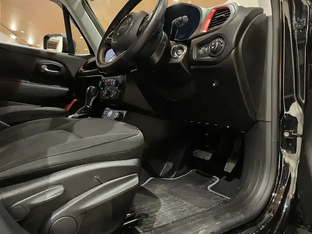 クライスラー・ジープ レネゲード トレイルホーク 4xe 道央・札幌 2020(令2)年 2.6万km ブラック Uconnectナビ/フルセグTV/バックカメラ/パークセンス/クルーズコントロール/レーンセンス/ブラインドスポットモニター/前面衝突警告/セレクテレインシステム/LEDヘッドライト