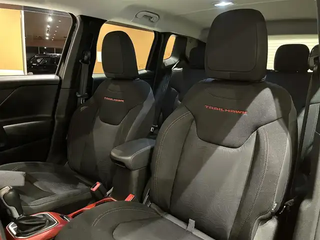 クライスラー・ジープ レネゲード トレイルホーク 4xe 道央・札幌 2020(令2)年 2.6万km ブラック Uconnectナビ/フルセグTV/バックカメラ/パークセンス/クルーズコントロール/レーンセンス/ブラインドスポットモニター/前面衝突警告/セレクテレインシステム/LEDヘッドライト