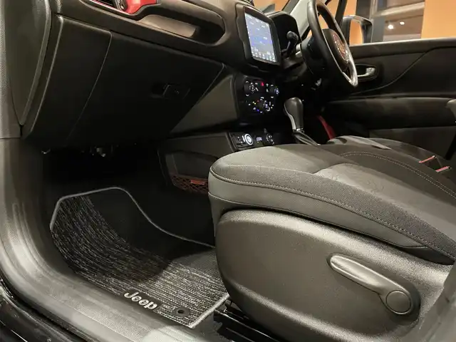 クライスラー・ジープ レネゲード トレイルホーク 4xe 道央・札幌 2020(令2)年 2.6万km ブラック Uconnectナビ/フルセグTV/バックカメラ/パークセンス/クルーズコントロール/レーンセンス/ブラインドスポットモニター/前面衝突警告/セレクテレインシステム/LEDヘッドライト