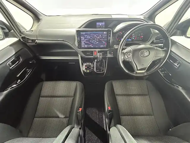 トヨタ ヴォクシー ZS 煌 佐賀県 2018(平30)年 8.6万km ブラック アルパイン製11インチナビ/フルセグTV/CD/DVD/Bluetooth/バックカメラ　/衝突被害軽減システム/オートライト/オートマチックハイビーム/LEDヘッドライト/LEDフォグライト/前後ドライブレコーダ/ビルトインETC/横滑り防止装置/両側パワースライドドア/後席サンシェード/助手席側シートバックテーブル/ISOFIX対応シート/ダブルエアコン/純正フロアマット/純正16インチアルミホイール/スマートキー/スペアキー×１/プッシュスタート