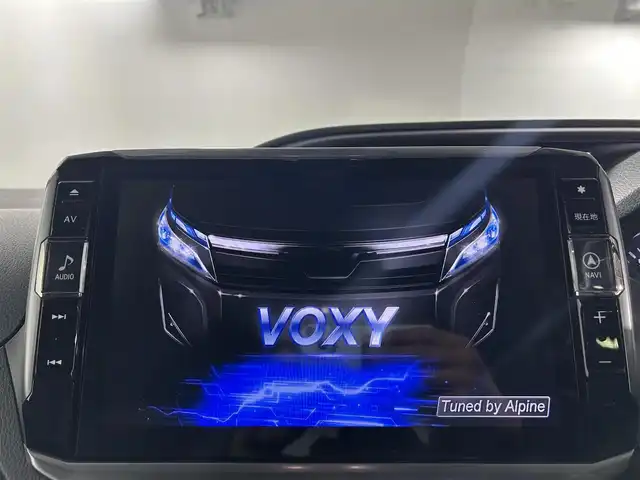 トヨタ ヴォクシー ZS 煌 佐賀県 2018(平30)年 8.6万km ブラック アルパイン製11インチナビ/フルセグTV/CD/DVD/Bluetooth/バックカメラ　/衝突被害軽減システム/オートライト/オートマチックハイビーム/LEDヘッドライト/LEDフォグライト/前後ドライブレコーダ/ビルトインETC/横滑り防止装置/両側パワースライドドア/後席サンシェード/助手席側シートバックテーブル/ISOFIX対応シート/ダブルエアコン/純正フロアマット/純正16インチアルミホイール/スマートキー/スペアキー×１/プッシュスタート