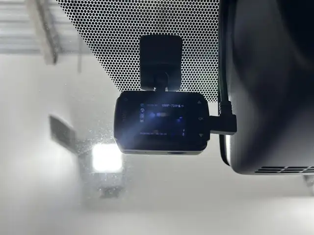 トヨタ ヴォクシー ZS 煌 佐賀県 2018(平30)年 8.6万km ブラック アルパイン製11インチナビ/フルセグTV/CD/DVD/Bluetooth/バックカメラ　/衝突被害軽減システム/オートライト/オートマチックハイビーム/LEDヘッドライト/LEDフォグライト/前後ドライブレコーダ/ビルトインETC/横滑り防止装置/両側パワースライドドア/後席サンシェード/助手席側シートバックテーブル/ISOFIX対応シート/ダブルエアコン/純正フロアマット/純正16インチアルミホイール/スマートキー/スペアキー×１/プッシュスタート