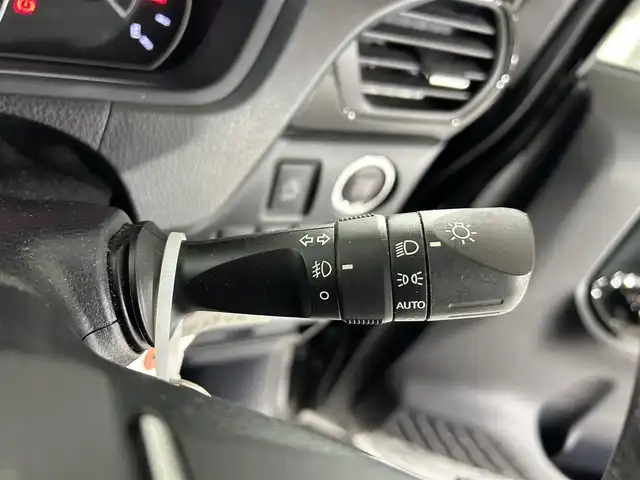 トヨタ ヴォクシー ZS 煌 佐賀県 2018(平30)年 8.6万km ブラック アルパイン製11インチナビ/フルセグTV/CD/DVD/Bluetooth/バックカメラ　/衝突被害軽減システム/オートライト/オートマチックハイビーム/LEDヘッドライト/LEDフォグライト/前後ドライブレコーダ/ビルトインETC/横滑り防止装置/両側パワースライドドア/後席サンシェード/助手席側シートバックテーブル/ISOFIX対応シート/ダブルエアコン/純正フロアマット/純正16インチアルミホイール/スマートキー/スペアキー×１/プッシュスタート