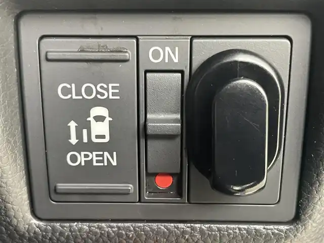 ホンダ Ｎ ＢＯＸ カスタム L 岡山県 2022(令4)年 2.1万km メテオロイドグレーメタリック 9インチフローティングナビ/（MDV-M909HDF）/・FM/AM/Bluetooth/フルセグ/CD/DVD/HDMI/バックカメラ/・フロントカメラ/シートヒーター/片側パワースライドドア/ホンダセンシング/・衝突軽減ブレーキ/・車線逸脱警報/・アダプティブクルーズコントロール/・オートハイビーム/・バックソナー/純正フロアマット/LEDヘッドライト/純正アルミ/後席サンシェード/シートバックテーブル/新車保証書/取扱説明書/スペアキー×１