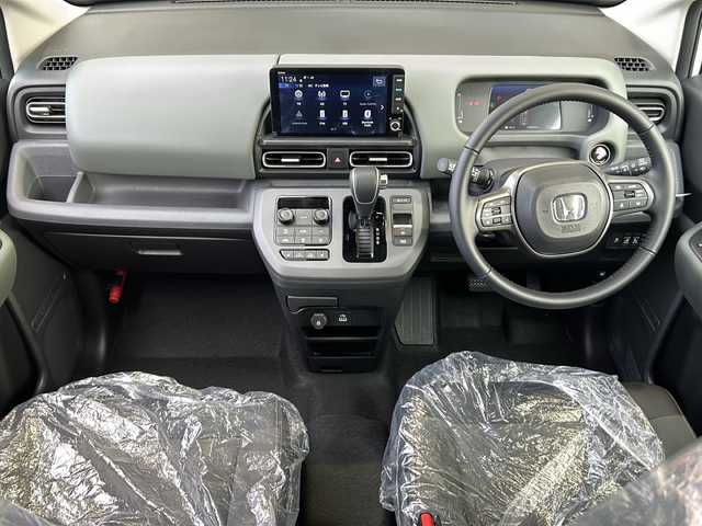 ホンダ フリード ハイブリット e:HEV クロスター 静岡県 2025(令7)年 0.1千km プラチナホワイトパール 純正ナビ/AM/FM/フルセグTV/Apple Carplay/Andoroid Auto/ipod/USB/Bluetooth/主要装備　/・両側パワースライドドア　/・コーナーセンサー　/・ＢＳＭ　/・シートヒーター　/・バックカメラ　/・レーダークルーズコントロール　/・スマートキー　/・ハーフレザーシート　/・スペアキー　/・レーンキープ　/・ＳＯＳコール/・LEDヘッドライト/・横滑り防止装置/・衝突軽減システム/・ウォークスルー/・3列シート/・オートライト/・プッシュスタート/・純正アルミホイール