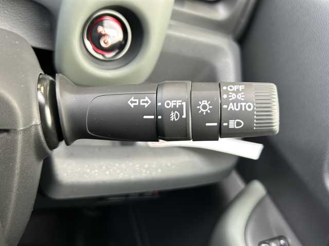 ホンダ フリード ハイブリット e:HEV クロスター 静岡県 2025(令7)年 0.1千km プラチナホワイトパール 純正ナビ/AM/FM/フルセグTV/Apple Carplay/Andoroid Auto/ipod/USB/Bluetooth/主要装備　/・両側パワースライドドア　/・コーナーセンサー　/・ＢＳＭ　/・シートヒーター　/・バックカメラ　/・レーダークルーズコントロール　/・スマートキー　/・ハーフレザーシート　/・スペアキー　/・レーンキープ　/・ＳＯＳコール/・LEDヘッドライト/・横滑り防止装置/・衝突軽減システム/・ウォークスルー/・3列シート/・オートライト/・プッシュスタート/・純正アルミホイール