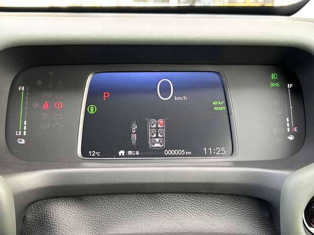 ホンダ フリード ハイブリット e:HEV クロスター 静岡県 2025(令7)年 0.1千km プラチナホワイトパール 純正ナビ/AM/FM/フルセグTV/Apple Carplay/Andoroid Auto/ipod/USB/Bluetooth/主要装備　/・両側パワースライドドア　/・コーナーセンサー　/・ＢＳＭ　/・シートヒーター　/・バックカメラ　/・レーダークルーズコントロール　/・スマートキー　/・ハーフレザーシート　/・スペアキー　/・レーンキープ　/・ＳＯＳコール/・LEDヘッドライト/・横滑り防止装置/・衝突軽減システム/・ウォークスルー/・3列シート/・オートライト/・プッシュスタート/・純正アルミホイール