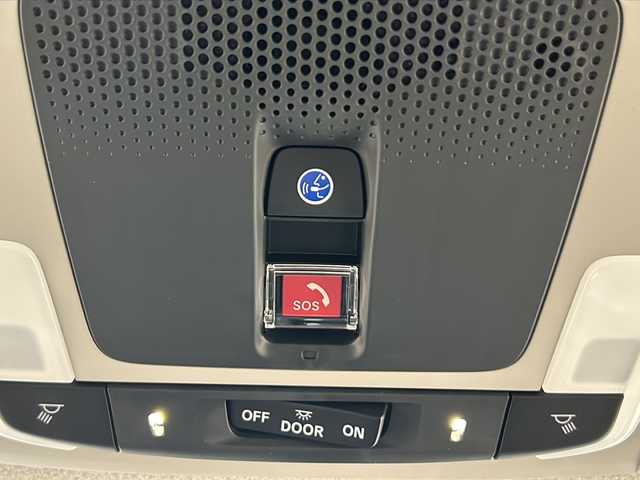 ホンダ フリード ハイブリット e:HEV クロスター 静岡県 2025(令7)年 0.1千km プラチナホワイトパール 純正ナビ/AM/FM/フルセグTV/Apple Carplay/Andoroid Auto/ipod/USB/Bluetooth/主要装備　/・両側パワースライドドア　/・コーナーセンサー　/・ＢＳＭ　/・シートヒーター　/・バックカメラ　/・レーダークルーズコントロール　/・スマートキー　/・ハーフレザーシート　/・スペアキー　/・レーンキープ　/・ＳＯＳコール/・LEDヘッドライト/・横滑り防止装置/・衝突軽減システム/・ウォークスルー/・3列シート/・オートライト/・プッシュスタート/・純正アルミホイール