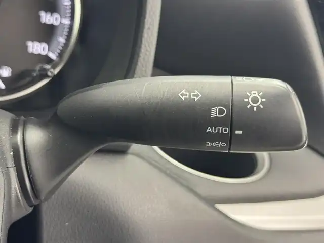 トヨタ ヴォクシー S－G 滋賀県 2022(令4)年 1.4万km アティチュードブラックマイカ 純正10.5インチナビ/【Bluetooth/CD/DVD/フルセグTV/USB/HDMI/Miracast】/両側パワースライドドア/二列目左側リフトアップチルトシート/純正フリップダウンモニター/バックカメラ/ハーフレザーシート/レーダークルーズコントロール/レーンキープアシスト/プリクラッシュセーフティ/LEDヘッドライト/オートマチックハイビーム/ビルトインETC2.0/電動パーキングブレーキ/オートブレーキホールド/純正フロアマット/プッシュスタート/スマートキー/ステアリングリモコン