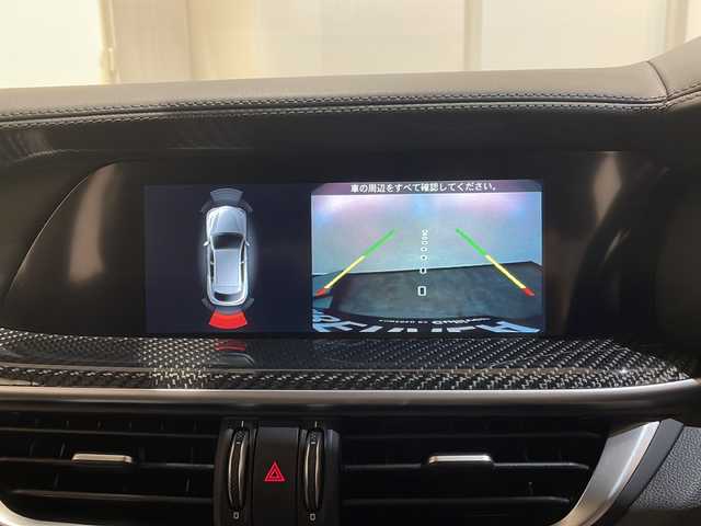 アルファロメオ ステルヴィオ クアドリフォリオ 新潟県 2019(令1)年 3.7万km 赤 クアドリフォリオ専用エクステリア/クアドリフォリオ専用スポーツブレーキ /クアドリフォリオエンブレム/クアドリフォリオ専用スポーツレザー/アルカンターラシート/クアドリフォリオ専用スポーツレザーステアリング/ALFA　DNA ドライブモードシステムRACEモード付き/ツインデュアルエキゾーストパイプ/パドルシフト/インテリアカラー　ブラック542/コンペティツィオーネ レッド　受注生産カラー/harman/kardonプレミアムオーディオシステム/Connect システム　8.8インチタッチディスプレイ/Bluetooth/Apple CarPlay/Android Auto/アダプティブクルーズコントロール/レーンキーピングアシスト/アクティブブラインドスポットアシスト/ヒルディセントコントロール/ステアリングヒーター /シートヒーター/カーボンパネル/キセノンヘッドライト/オートハイビーム/アンビエントライト/ETC2.0