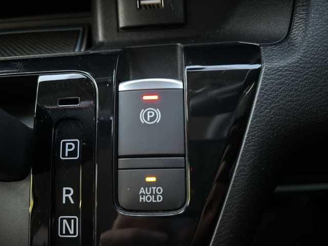 三菱 ｅＫクロス T 長野県 2019(令1)年 7.4万km シルキーホワイト 【(株)IDOMが運営する【じしゃロン長野店】の自社ローン対象車両になります。こちらは現金ご利用時の価格です。自社ローンご希望の方は別途その旨お申付け下さい。						/全方位カメラ　/デジタルインナーミラー　/オートクルズ　/電動パーキング　/運転席助手席シートヒーター　/社外ナビ　（ＣＤ、ＤＶＤ、ワンセグ）　/プロパイロット