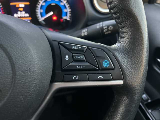 三菱 ｅＫクロス T 長野県 2019(令1)年 7.4万km シルキーホワイト 【(株)IDOMが運営する【じしゃロン長野店】の自社ローン対象車両になります。こちらは現金ご利用時の価格です。自社ローンご希望の方は別途その旨お申付け下さい。						/全方位カメラ　/デジタルインナーミラー　/オートクルズ　/電動パーキング　/運転席助手席シートヒーター　/社外ナビ　（ＣＤ、ＤＶＤ、ワンセグ）　/プロパイロット