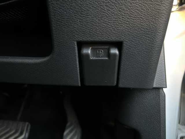 三菱 ｅＫクロス T 長野県 2019(令1)年 7.4万km シルキーホワイト 【(株)IDOMが運営する【じしゃロン長野店】の自社ローン対象車両になります。こちらは現金ご利用時の価格です。自社ローンご希望の方は別途その旨お申付け下さい。						/全方位カメラ　/デジタルインナーミラー　/オートクルズ　/電動パーキング　/運転席助手席シートヒーター　/社外ナビ　（ＣＤ、ＤＶＤ、ワンセグ）　/プロパイロット